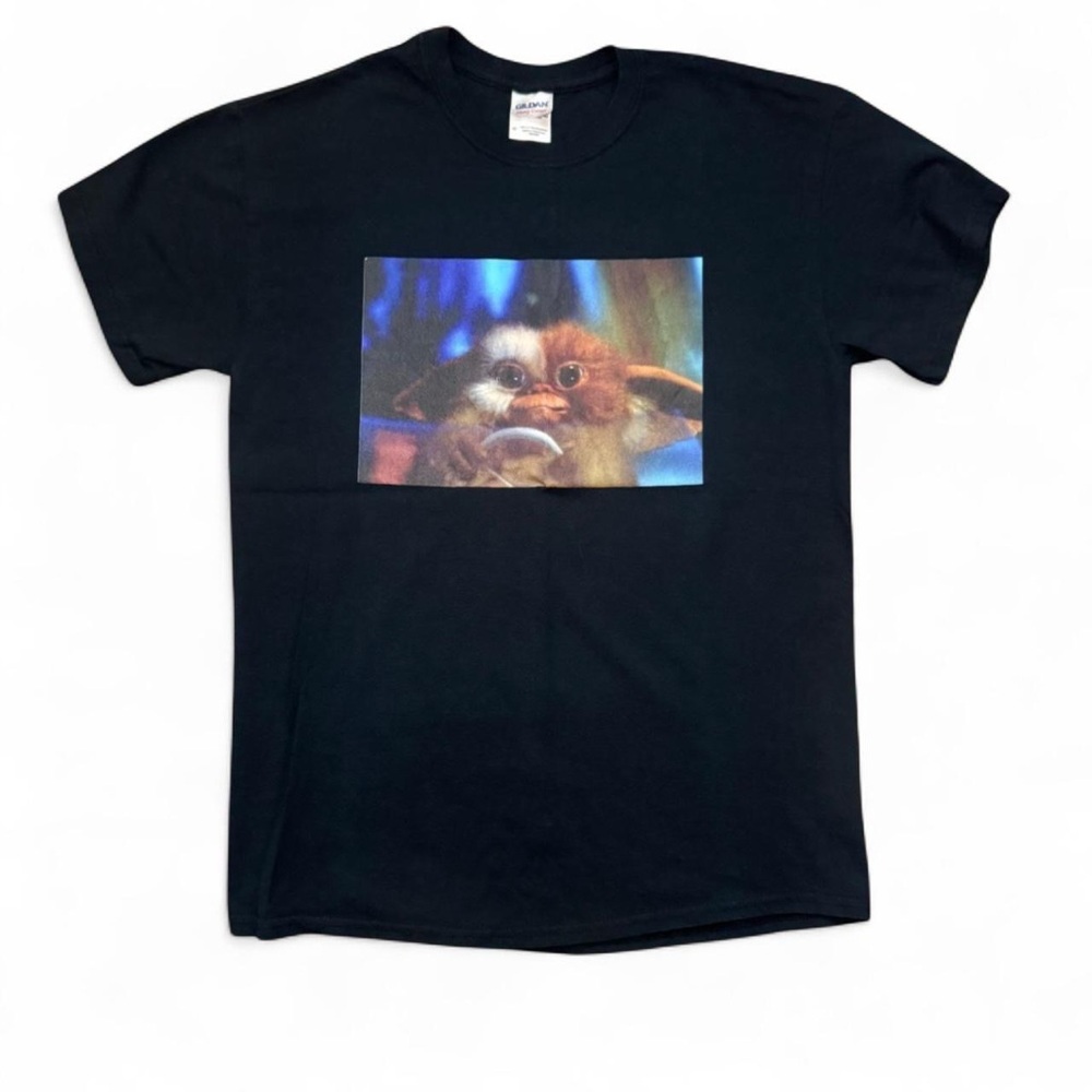 Gildan VTG 2000s Gremlins Gizmo 80s Movie Indie Black Graphic T-Shirt — MEDIUM